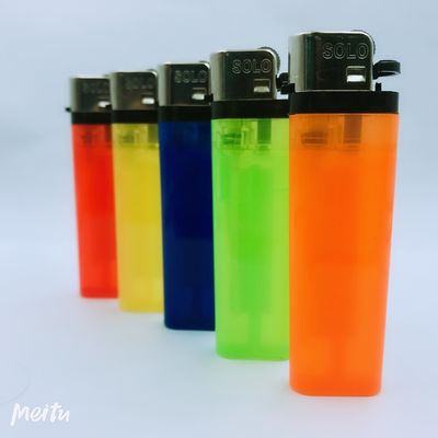 Accendino monouso trasparente con stile personalizzato e richiesta personalizzata