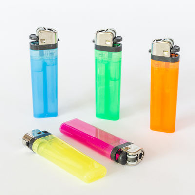 Ingrosso Disposable Flint Lighter Stone con e Cartone Dimensione 43*26*27cm