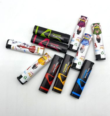 Modello N.O. DY-F028 Accendino a gas a vento rigido ricaricabile con colori OEM accettabili e vendita