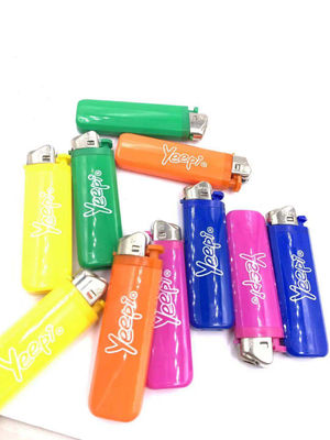 Cinque colori BBQ accendino elettrico a fiamma personalizzata per sigarette usa e getta ricaricabile