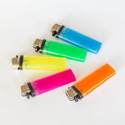 Ingrosso Disposable Flint Lighter Stone con e Cartone Dimensione 43*26*27cm