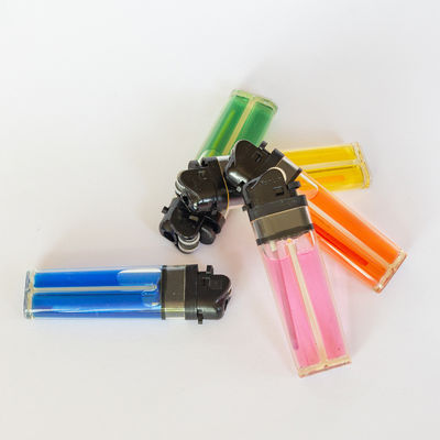 Ingrosso Disposable Flint Lighter Stone con e Cartone Dimensione 43*26*27cm