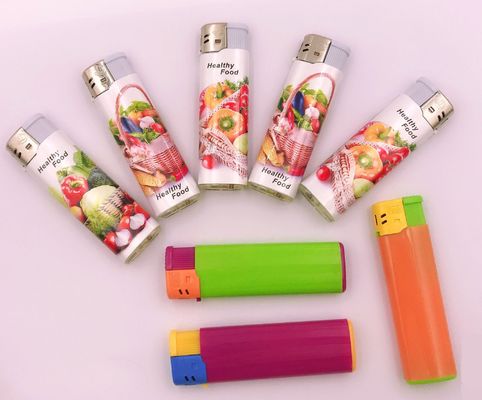 Accendino di plastica personalizzabile usa e getta/riempiabile per sigarette/regali/decorazioni