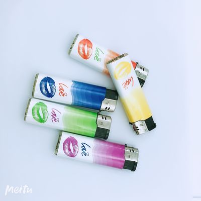 Accendino a gas per sigarette elettroniche usa e getta con stile ricaricabile e logo del cliente