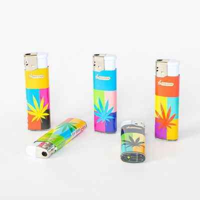 Richiesta personalizzata Disegno etichetta a cinque colori accenditore a gas per sigarette Nickel Wind Cap