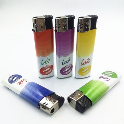 Accendino a gas elettrico usa e getta in plastica e dimensioni 7,92*2,35*1,15 cm