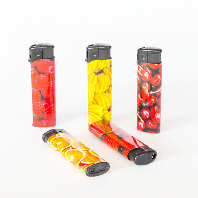 82*24.2*12.3mm Ricaricabile Legatura di zinco di plastica Disposable Electronic Butane Gas Lighter