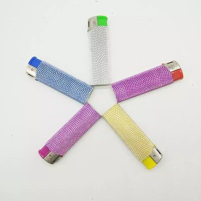 Importazione personalizzata Ricarica diretta accendino elettrico di sigarette con adesivo di diamante Dy-007