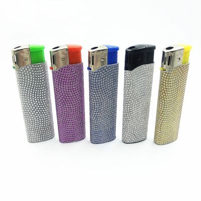 Accendino portatile di plastica colorata usa e getta per dispositivi elettronici