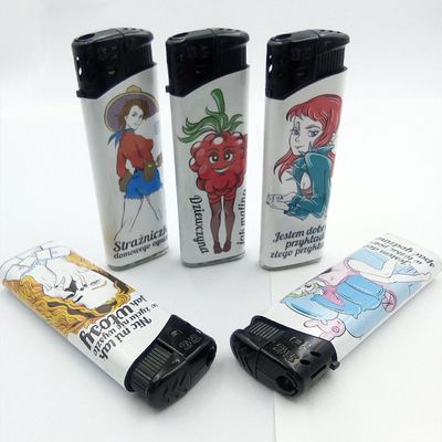 Torcia 2022 Dongyi Custom Logo accendino elettrico per sigarette con ragazza adorabile 8.1*2.58*1.14CM