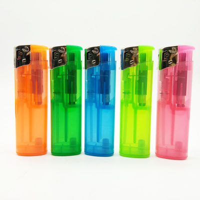 7.77*2.29*1.25 cm Multicolore ricaricabile Windproof Lighter di plastica