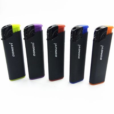 Richiesta personalizzata Ottenere Colore Disposable Gas Lighter di plastica a 8,2 * 2,6 * 1,14cm