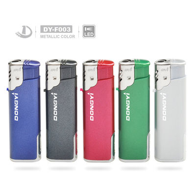 Accendino di fumo a prova di vento a colori metallici a LED con corpo in plastica 7.95*2.46*1.37CM