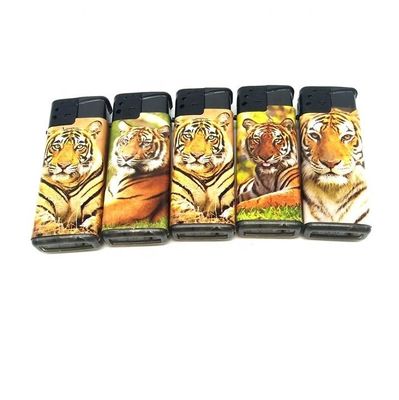 ISO9994 Standard Turbo Flame Windproof Gas Lighter con Tiger Sticker Logo personalizzato