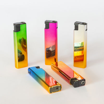 Accendino a gas a logo personalizzato accendino di plastica a prova di vento ricaricabile 80.4*22*11.3mm