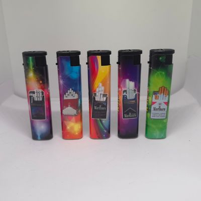 Richiesta personalizzata Windproof Stile Jet Blu Flame Novità accendini a gas a Dongyi