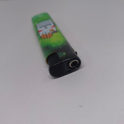 Richiesta personalizzata Windproof Stile Jet Blu Flame Novità accendini a gas a Dongyi