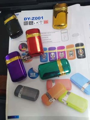 Materiale di plastica Nuovo stile Flip Turbo Flame Piezo Windproof Ricaricabile Gas Lighter