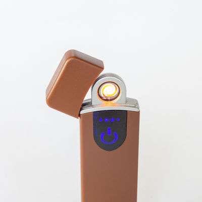 Accendino ricaricabile USB Il nostro accendino per sigarette in plastica USB a prova di vento
